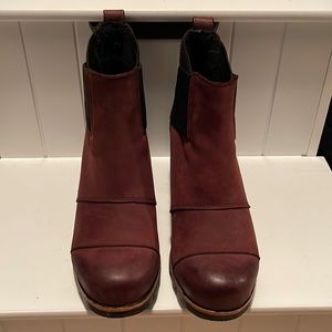 Sorel Purple Suede 2.75” Heel Ankle Boots